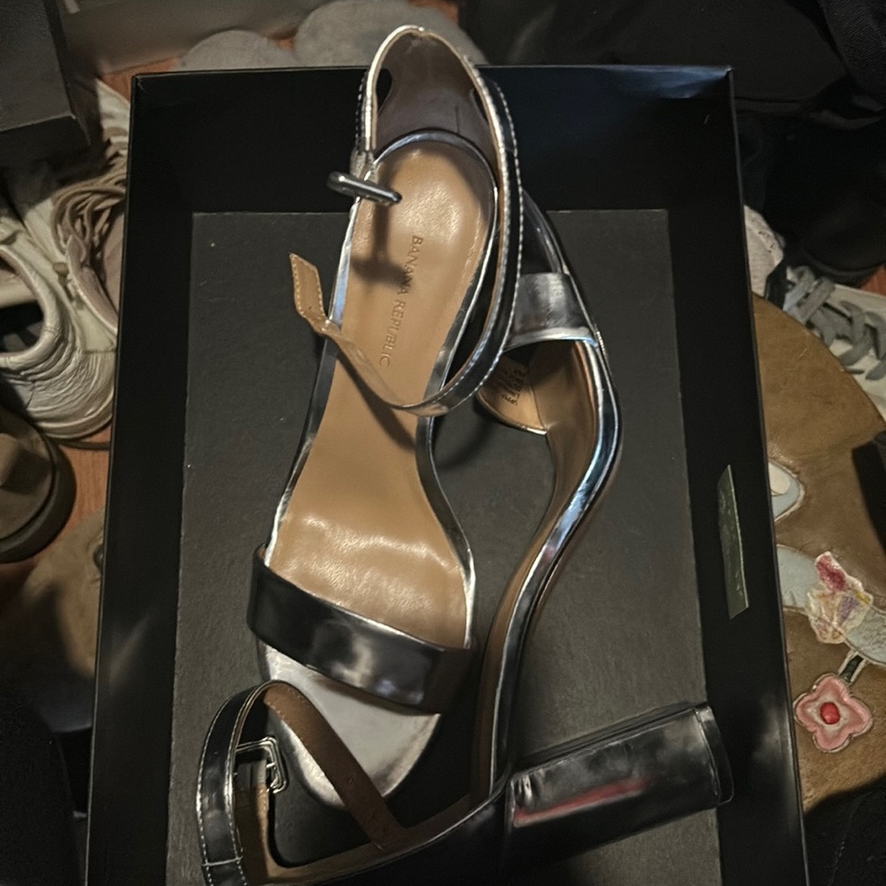 New BR Silver block heels